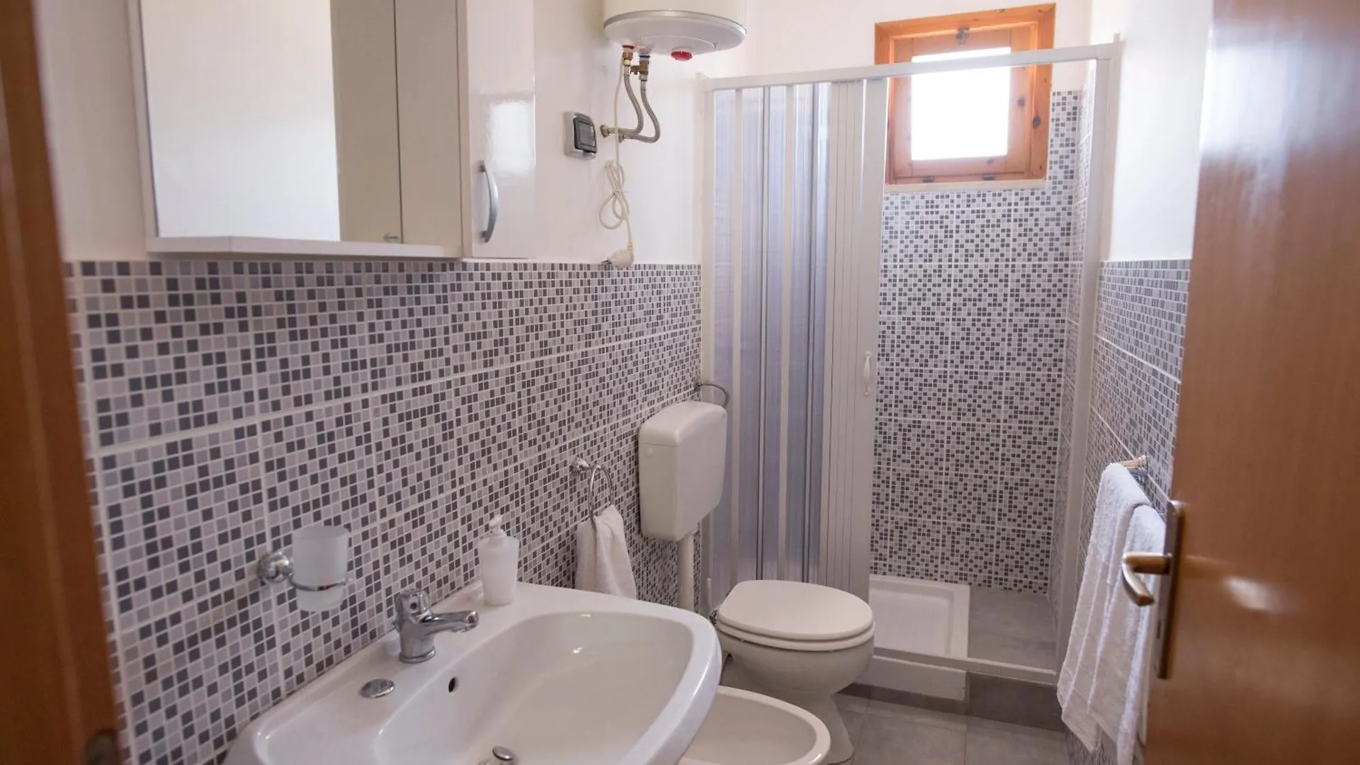 Holiday Home For 5 People, 200 Meters From The Sea And Free Wi-Fi 카세 산 마르코 아파트